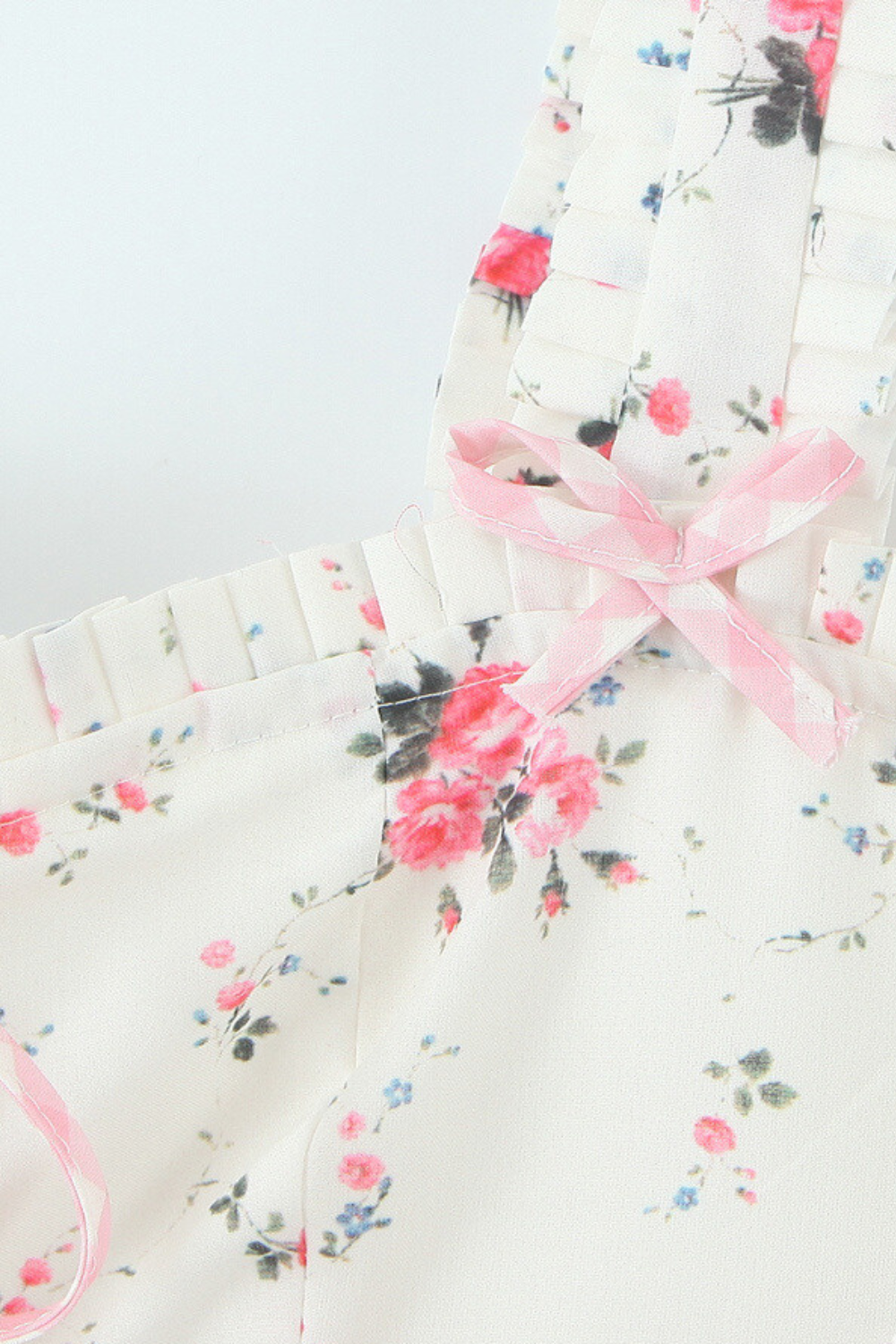 Liebes kurzes Kleid