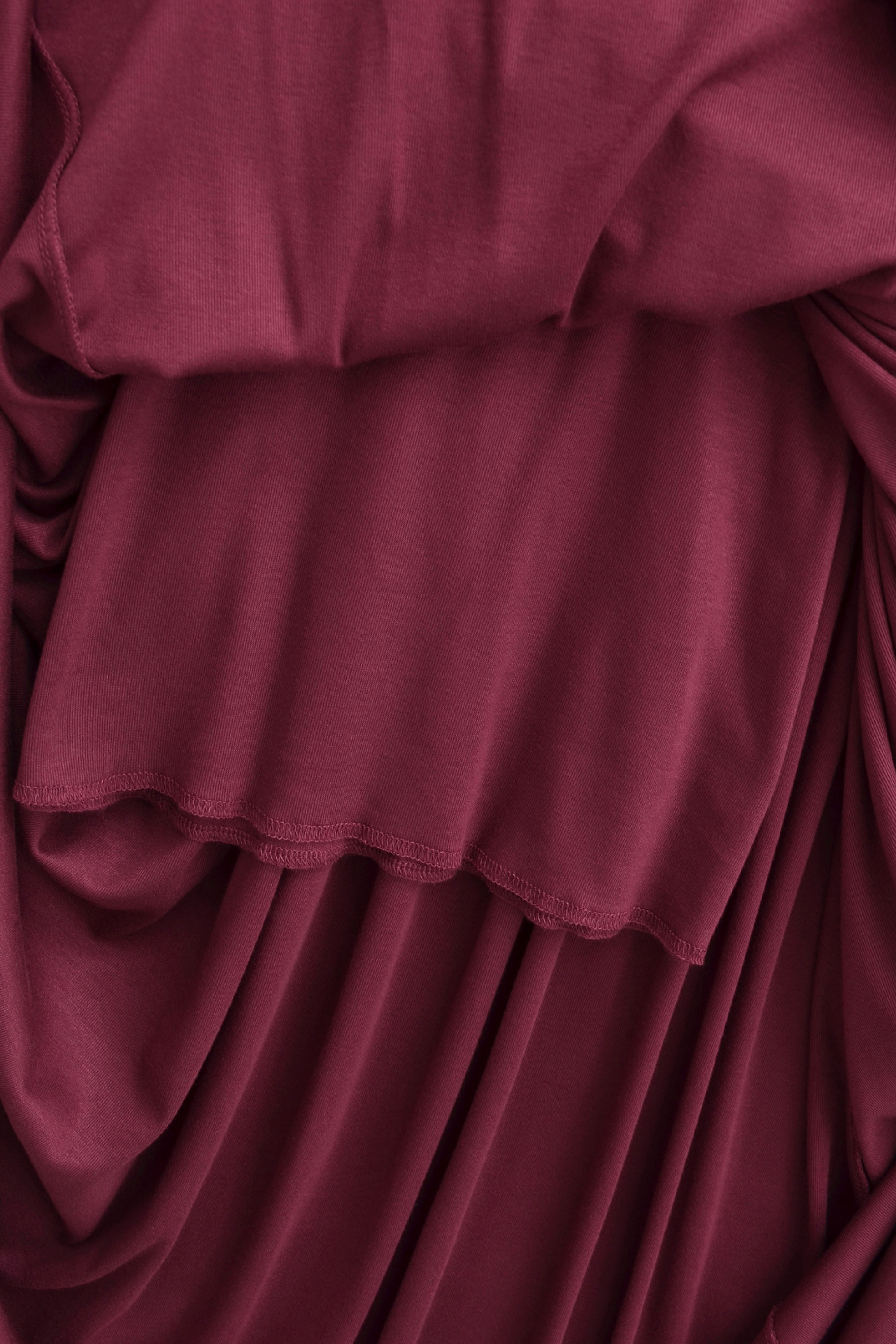 Talia langes Kleid
