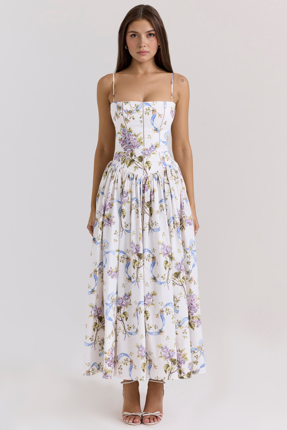 Stella figurformendes Kleid