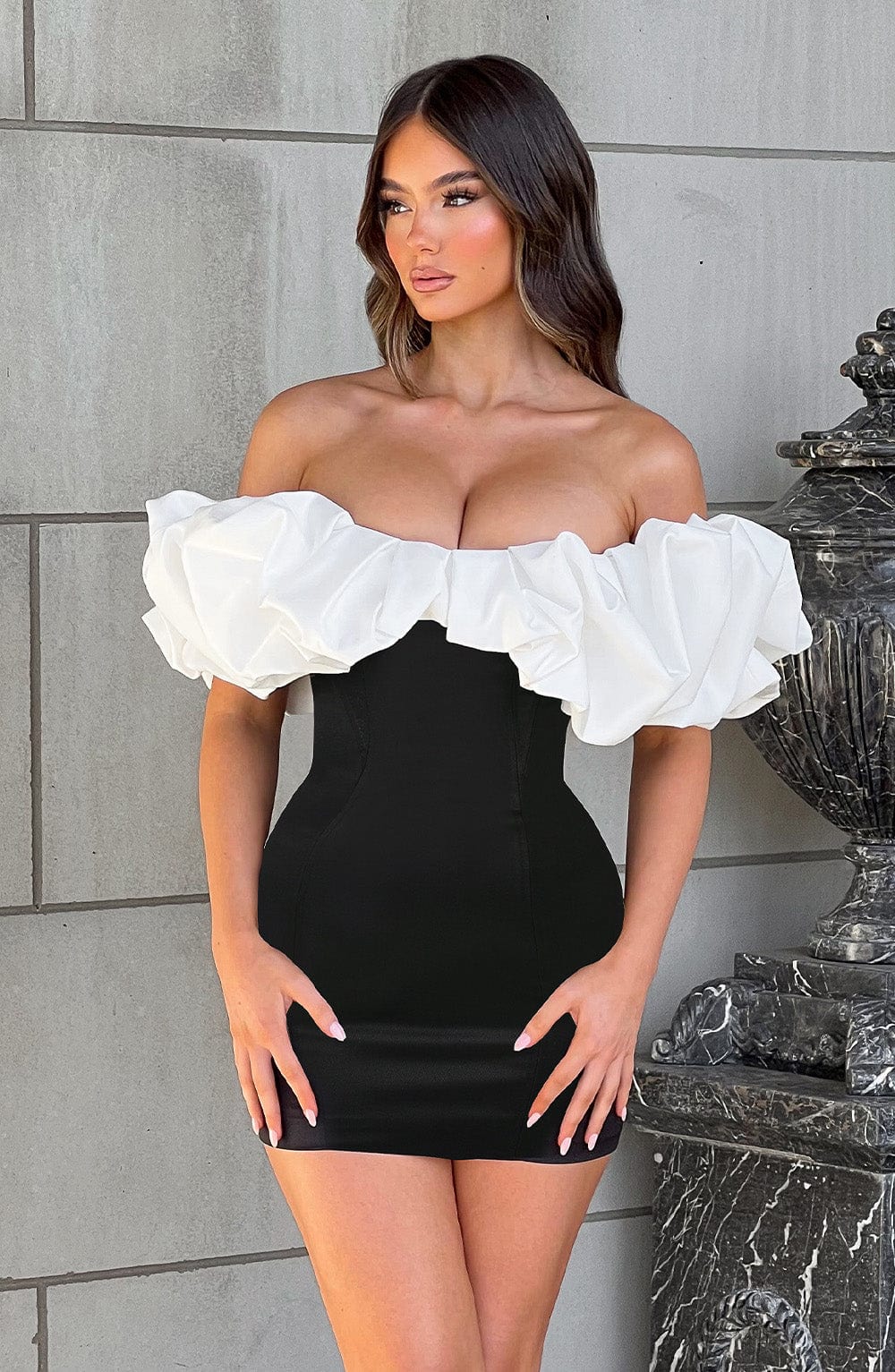 Allie Mini Dress - Black/White - Napalia