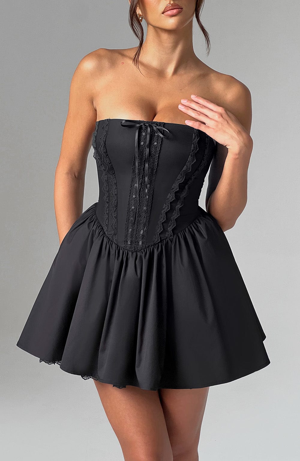 Evie Mini Dress - Black - Napalia