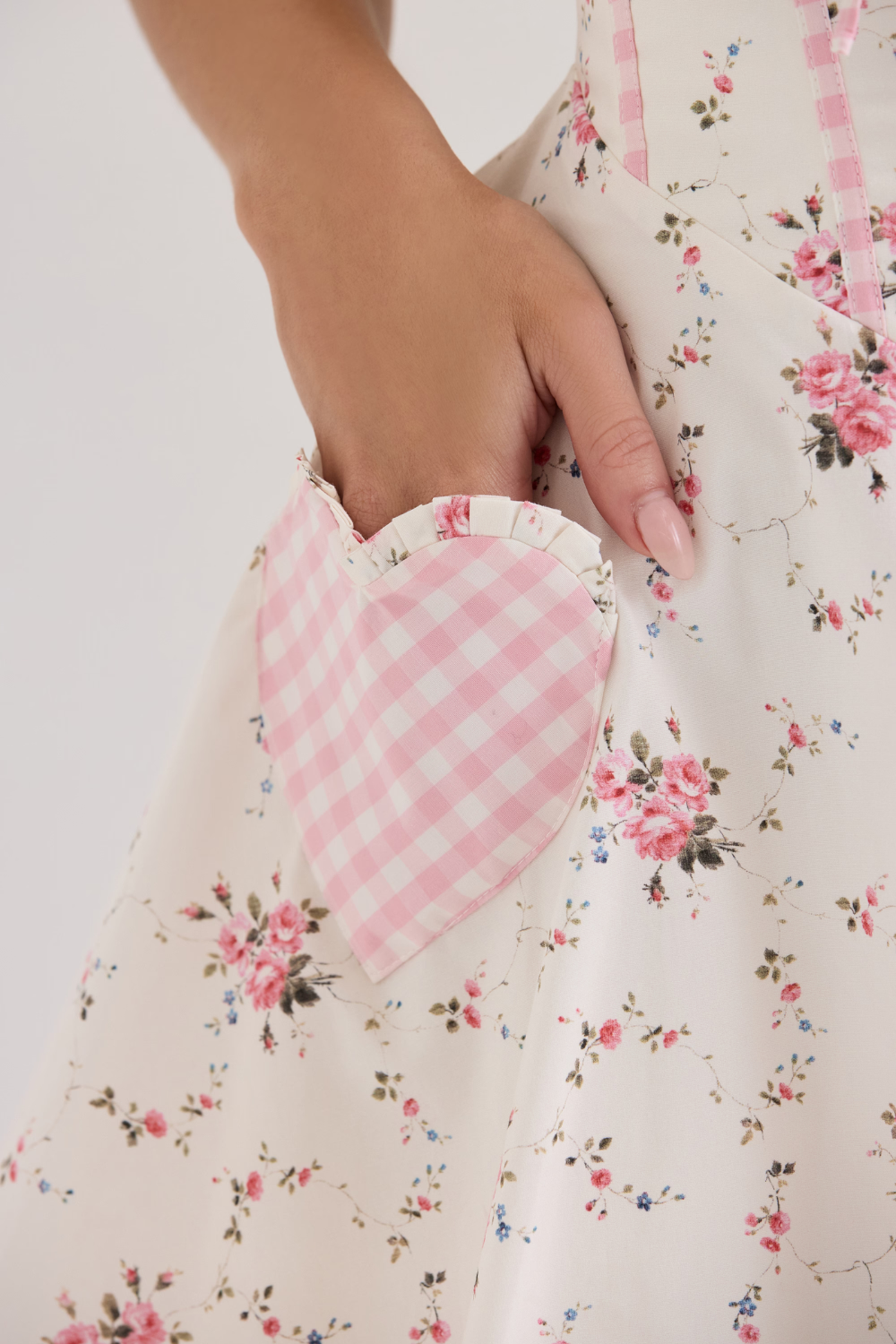 Liebes kurzes Kleid