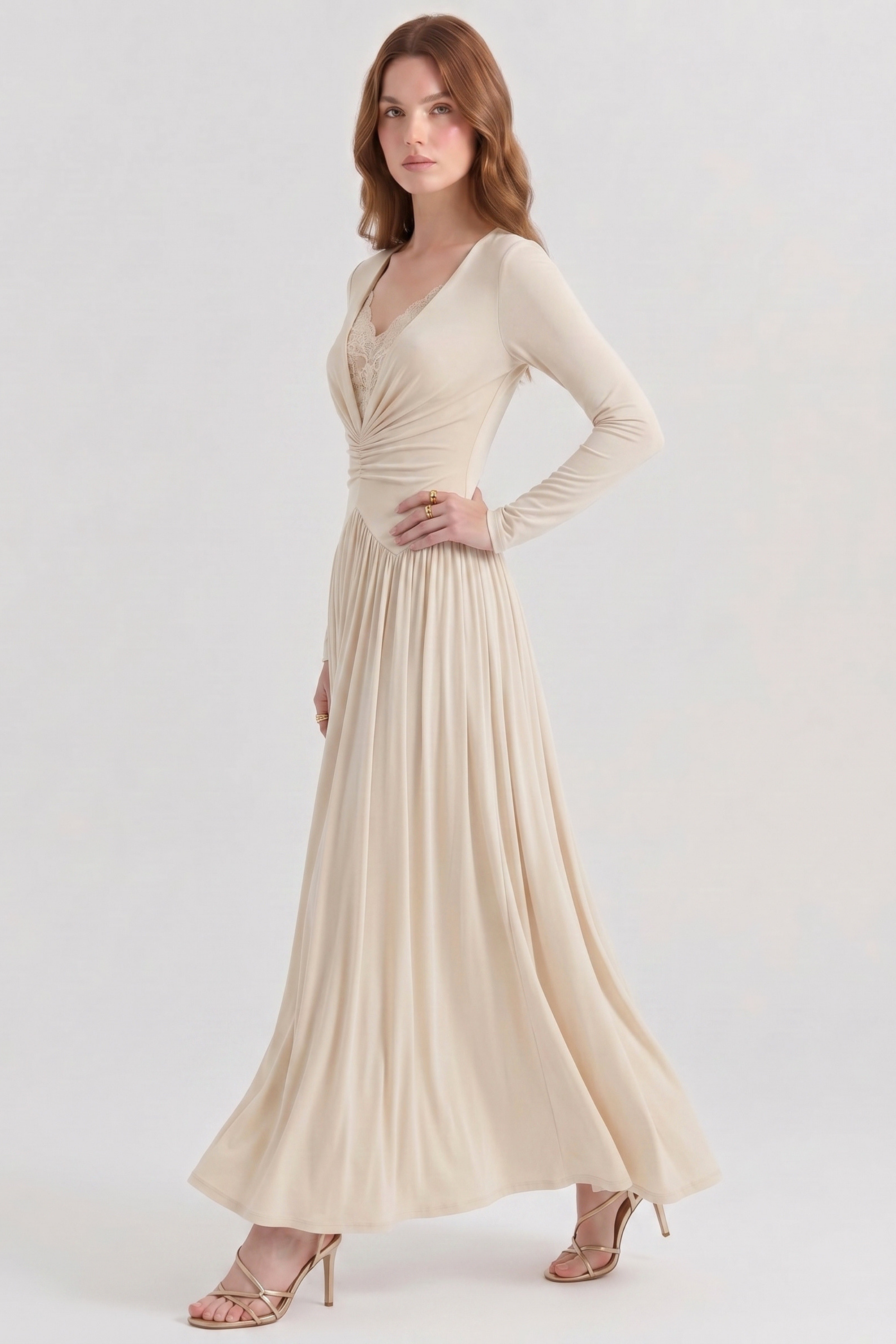 Talia langes Kleid