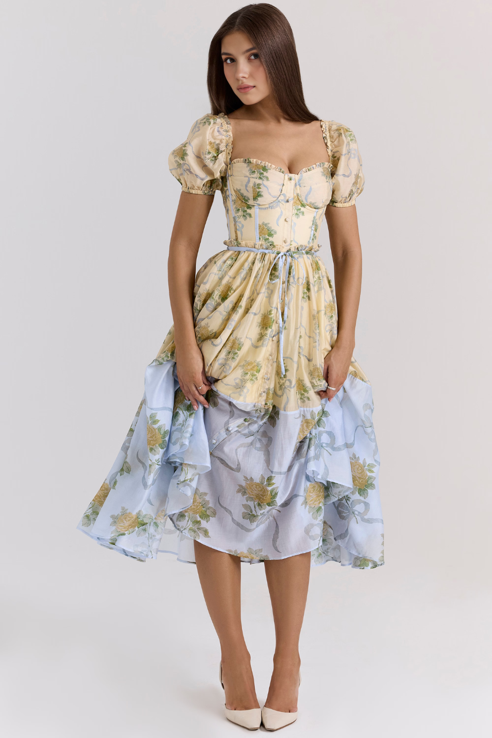 Mirella Formendes Kleid